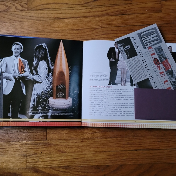 THE CMA AWARDS VAULT - Picture 7 of 16